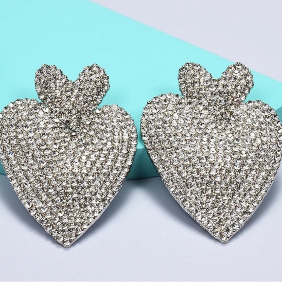 NWT 💎🩶💎 Piper K Sparkling Double Hearts Dangle Statement Earrings - Picture 11 of 16